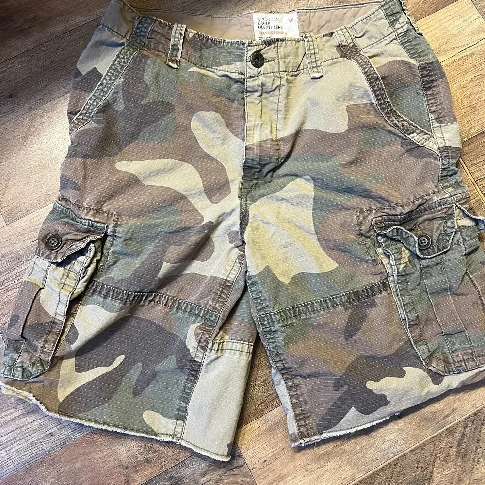 Men's Size 33 Camo American Eagle Shorts - Picture 1 of 5